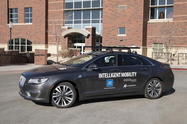 Intelligent Mobility initiative by University of Nevada, Re...chain IoT technology for autonomous vehicle smart
city project